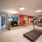 Prestigieuse 2 Piscines Villa *