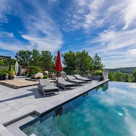 Prestigieuse 2 Piscines Villa *