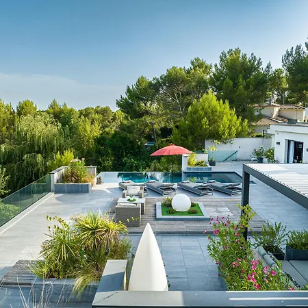 Prestigieuse 2 Piscines Villa *